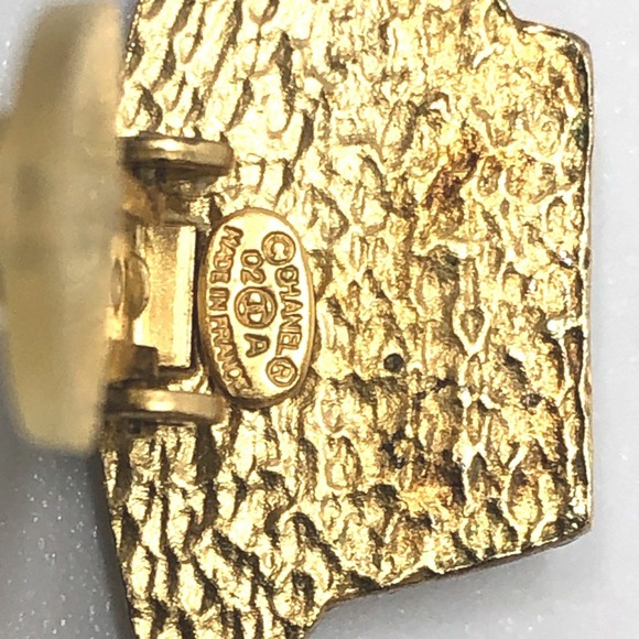 CHANEL Authentic Black Earrings - Picture 5 of 7